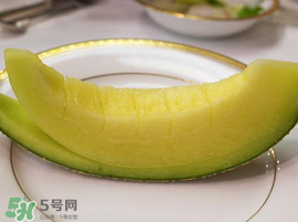 甜瓜和海鮮能一起吃嗎？吃海鮮能吃香瓜嗎？