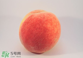?桃子發(fā)霉了還可以吃嗎？吃了發(fā)霉的桃子怎么辦？
