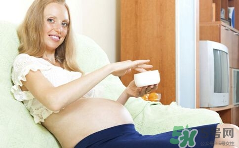 孕婦能抹護膚品嗎？孕婦能化妝嗎？