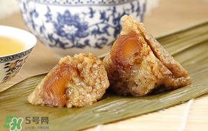 蛋黃肉粽和鮮肉粽哪個(gè)熱量高？一個(gè)蛋黃肉粽的熱量是多少？