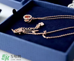 施華洛世奇跳動的心是什么材質？跳動的心項鏈是銀的嗎？