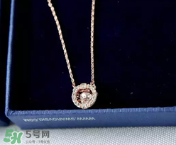 施華洛世奇跳動的心是什么材質？跳動的心項鏈是銀的嗎？