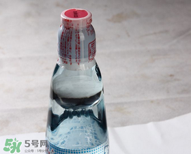 波子汽水彈珠怎么拿出來(lái)？怎么把波子汽水的彈珠拿出來(lái)？