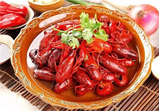油燜大蝦怎么剪？油燜大蝦怎么處理？