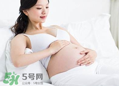順產幾天后能洗澡？夏天順產多少天后能洗澡？