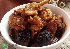 鴨肉能和香菇一起燉嗎？香菇燉鴨肉有毒嗎？