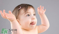 夏季寶寶長痱子怎么辦？怎么預防寶寶長痱子？