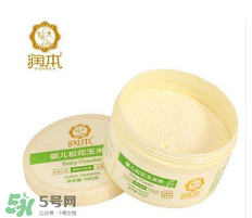 爽身粉可以擦臉上嗎？臉上可不可以涂爽身粉？