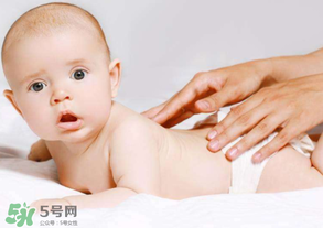哄寶寶睡覺可以搖晃嗎？哄寶寶睡覺搖晃有害嗎？