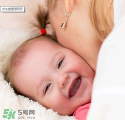 哄寶寶睡覺可以搖晃嗎？哄寶寶睡覺搖晃有害嗎？