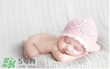 早產(chǎn)兒的發(fā)育和正常嬰兒一樣嗎？早產(chǎn)兒發(fā)育會遲緩嗎？