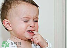 寶寶長(zhǎng)牙會(huì)拉肚子嗎？寶寶長(zhǎng)牙會(huì)發(fā)燒嗎？