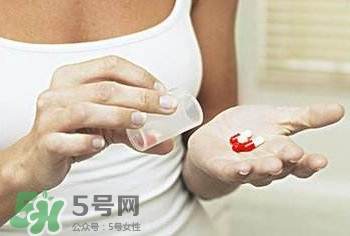 感冒藥飯前吃還是飯后吃？吃感冒藥會推遲月經(jīng)嗎？