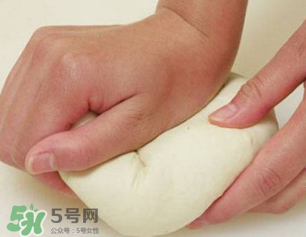 韭菜盒子用什么面粉？韭菜盒子能用高筋面粉？