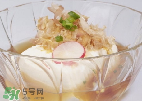 木魚花是柴魚片嗎？木魚花和柴魚片有什么區別