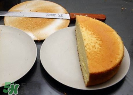 戚風(fēng)蛋糕為什么不蓬松？戚風(fēng)蛋糕不蓬松的原因