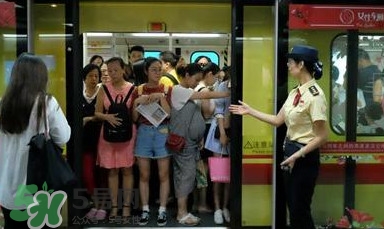 為什么開設女性車廂？應不應該開設女性車廂