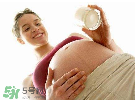 孕婦奶粉里面含葉酸嗎？孕婦奶粉成分有哪些？