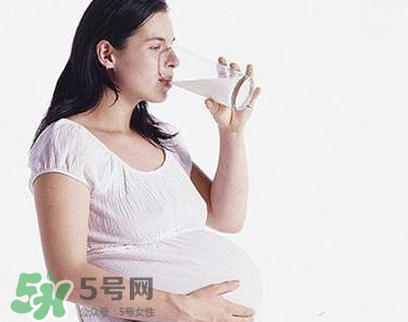 孕婦奶粉里面含葉酸嗎？孕婦奶粉成分有哪些？