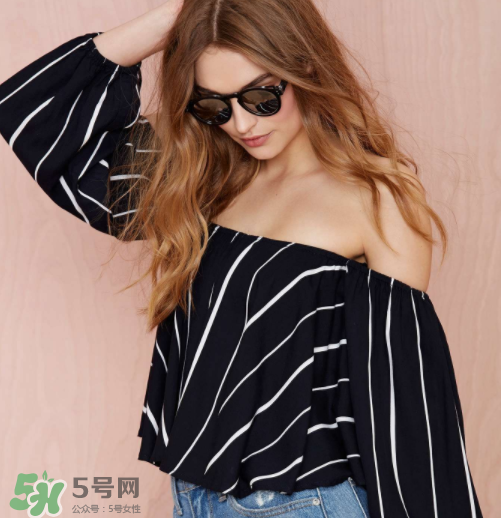 夏天穿黑色衣服會(huì)熱嗎？夏天穿什么衣服防曬？
