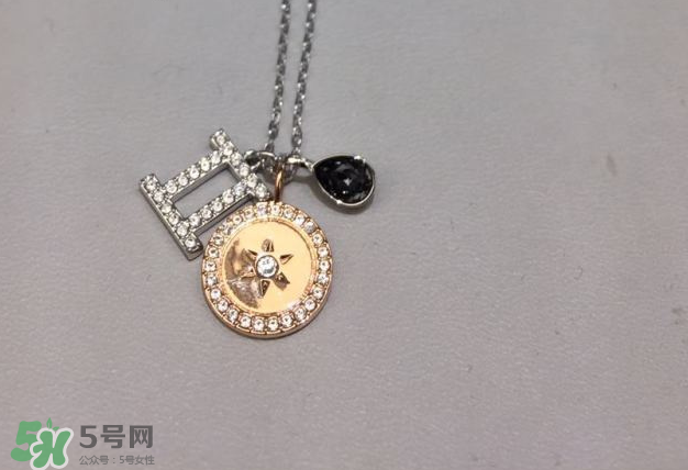 施華洛世奇星座項鏈?zhǔn)鞘裁床馁|(zhì)？施華洛世奇星座項鏈材質(zhì)介紹