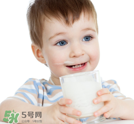 兒童能喝老年人奶粉嗎？老年人奶粉小孩能不能喝？