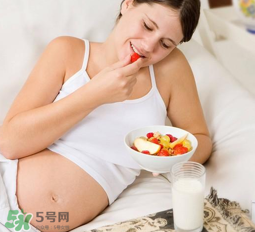 孕婦吃甜食寶寶會頭大嗎？孕期吃甜食寶寶會頭變大嗎？