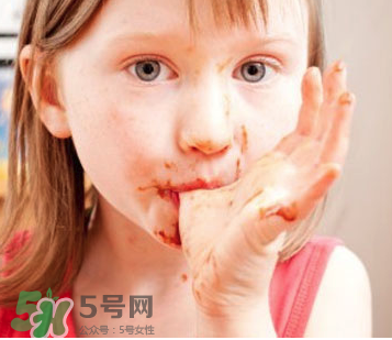 寶寶愛吃甜食智力會下降嗎？兒童愛吃糖會影響智力嗎？