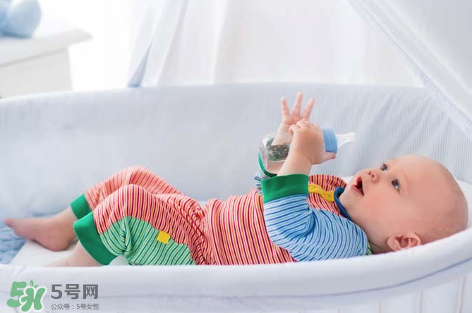 嬰兒吐奶和氙氣有關(guān)系嗎？氙氣會(huì)影響嬰兒吐奶嗎？