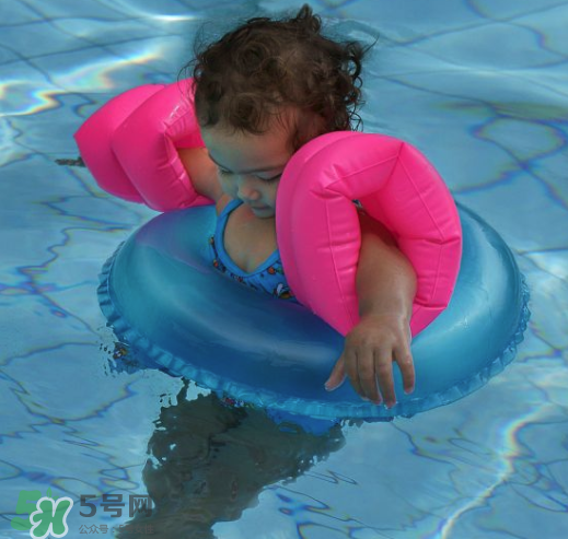 小孩玩水多久合適？小孩多久玩一次水好？