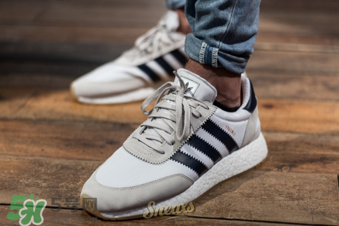 adidas iniki runner上腳效果怎么樣？阿迪達斯復古跑鞋好看嗎？