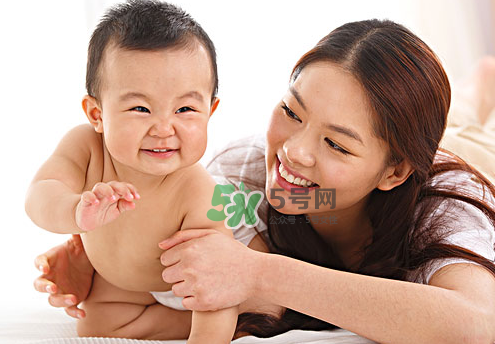 剖腹產后催乳按摩方法 剖腹產怎么催乳好？