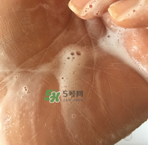 貝蜜清凈痘控油潔面啫喱怎么樣？貝蜜清祛痘控油潔面啫喱好用嗎？