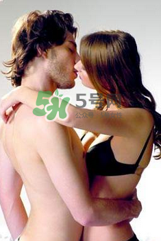 白酒加可樂(lè)是春藥？白酒加可樂(lè)喝了會(huì)怎樣？