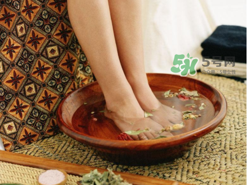 三伏天能用姜泡腳嗎？三伏天用姜泡腳好嗎？