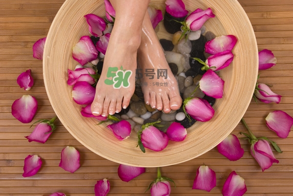 三伏天泡腳可以驅寒嗎？用什么泡腳可以驅寒？