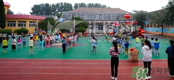 寶寶不去幼兒園怎么辦？寶寶不去幼兒園哭鬧怎么勸導(dǎo)？