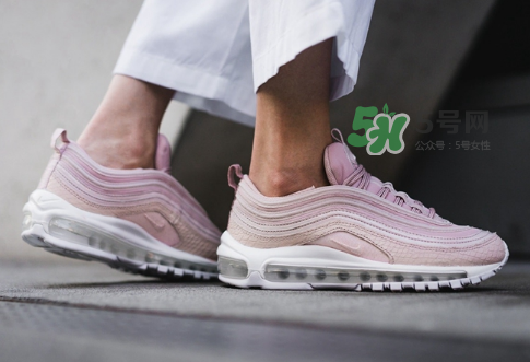 nike air max 97粉色蛇皮怎么樣_上腳效果好看嗎？