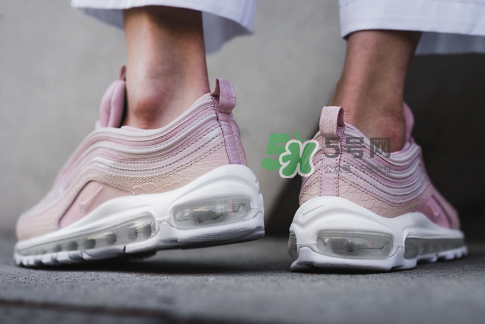 nike air max 97粉色蛇皮怎么樣_上腳效果好看嗎？