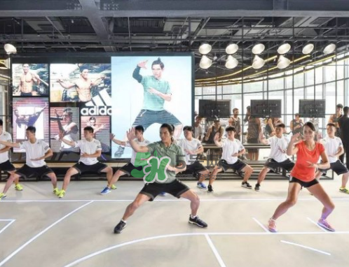 adidas阿迪達斯運動體驗迷你品牌中心是干什么的？