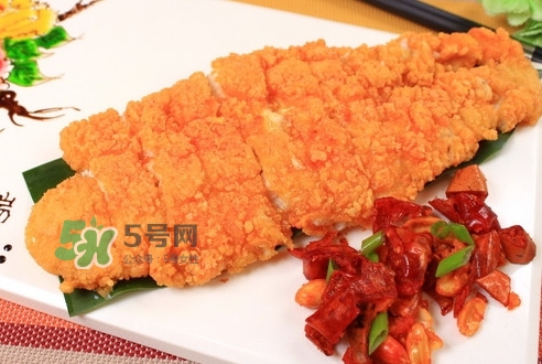 金鱒魚清蒸為什么變黑？食用金鱒魚有什么好處