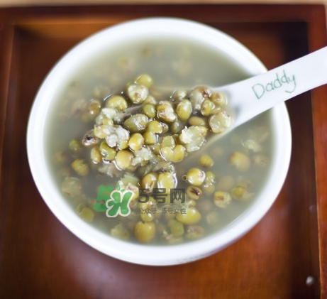 寶寶能喝綠豆水嗎？寶寶能喝綠豆湯嗎？