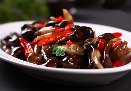 雞樅菌有毒嗎？雞樅菌不能和什么一起吃？
