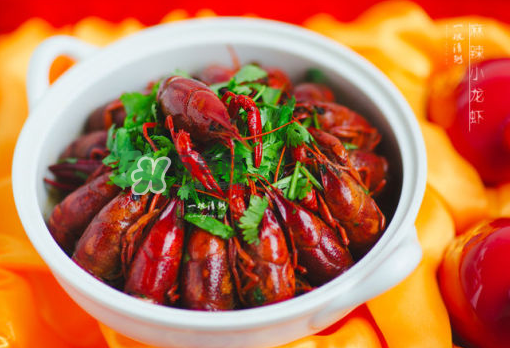 麻辣小龍蝦和西瓜能一起吃嗎？麻辣小龍蝦和西瓜一起吃會(huì)中毒嗎？