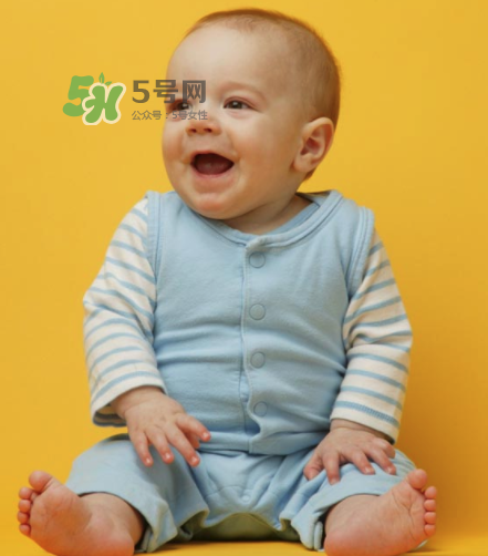 6個(gè)月寶寶不能喝水嗎？寶寶多大可以喝水呢？
