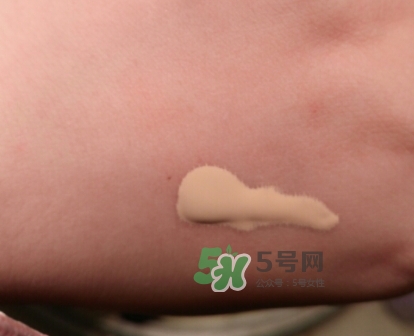 mac小奶瓶粉底液多少錢？mac魅可小奶瓶粉底液怎么樣