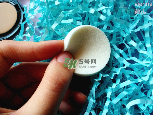 Bobbi Brown芭比波朗粉凝霜怎么樣？芭比波朗無感持妝粉凝霜好用嗎？