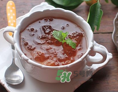 桃膠適合什么人吃？吃桃膠會上火嗎？