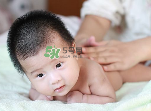 寶寶用爽身粉有危害嗎？爽身粉對(duì)寶寶有什么危害？