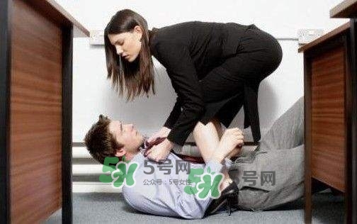 為什么女性遇到性騷擾都選擇容忍？如何懲治性騷擾者？